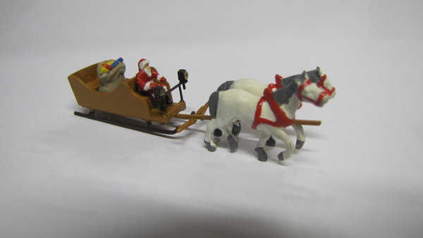 Weihnachtsmann mit Pferdeschlitten H0